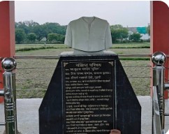 महापण्डित राहुल सांकृत्यायन की प्रतिमाओं के तोड़े जाने को बेहद कायरतापूर्ण कारवाई कहा गया। इसी प्रकार उत्तर प्रदेश में काकोरी कांड के क्रान्तिकारी शहीदों और क्रांतिकारी कवि सुदामा पांडे 'धूमिल ' की मूर्तियां तोड़कर अपमानित करने के प्रति भी तीखा विरोध दर्ज किया गया।
