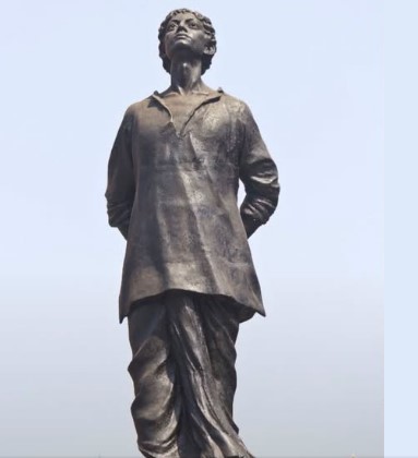 पिछले कुछ दिनों से RW का आईटी सेल वाले एक झूठा नैरेटिव चला रहे हैं — कि खुदीराम को फाँसी “अब्दुल करीम” नाम के किसी व्यक्ति की झूठी गवाही पर दी गई।